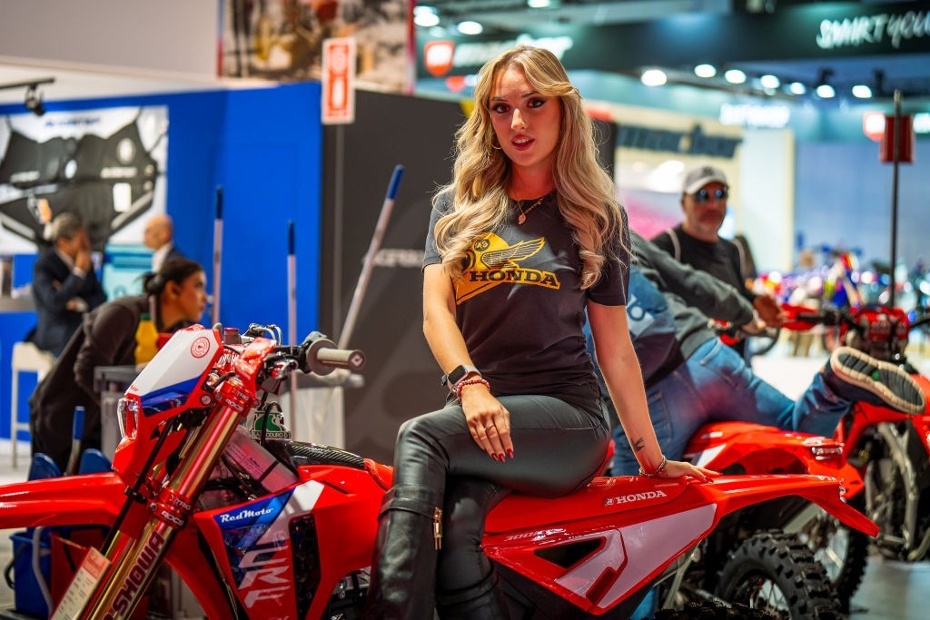 Le ragazze di EICMA 2025 +MAXI GALLERY+